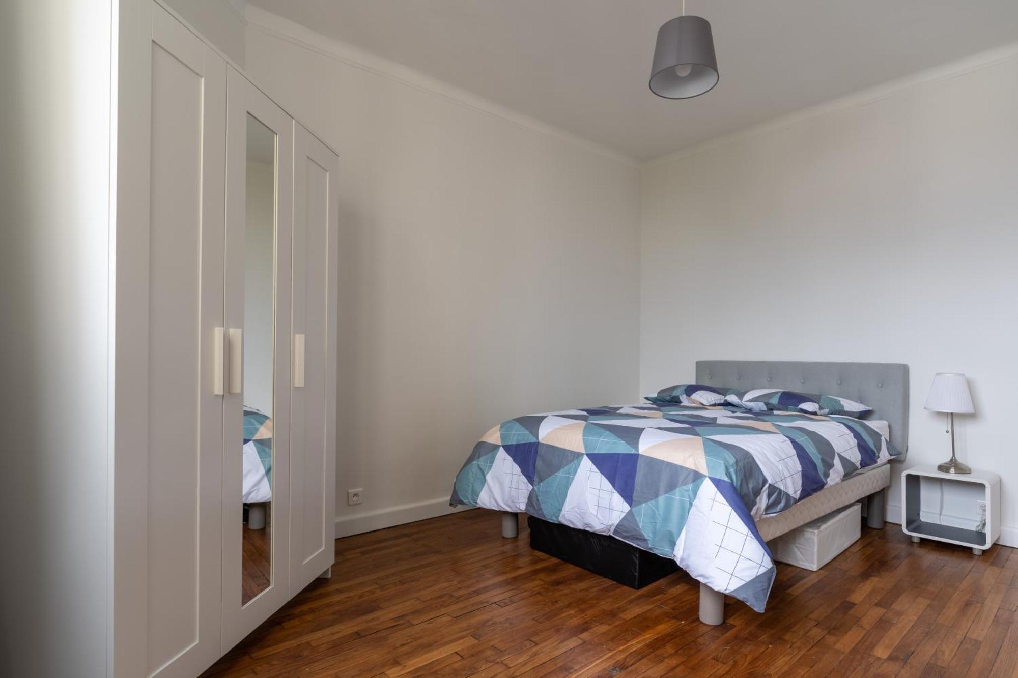 Charmant 2 Pieces Pour 4 Personnes A Courbevoie Apartment Exterior photo
