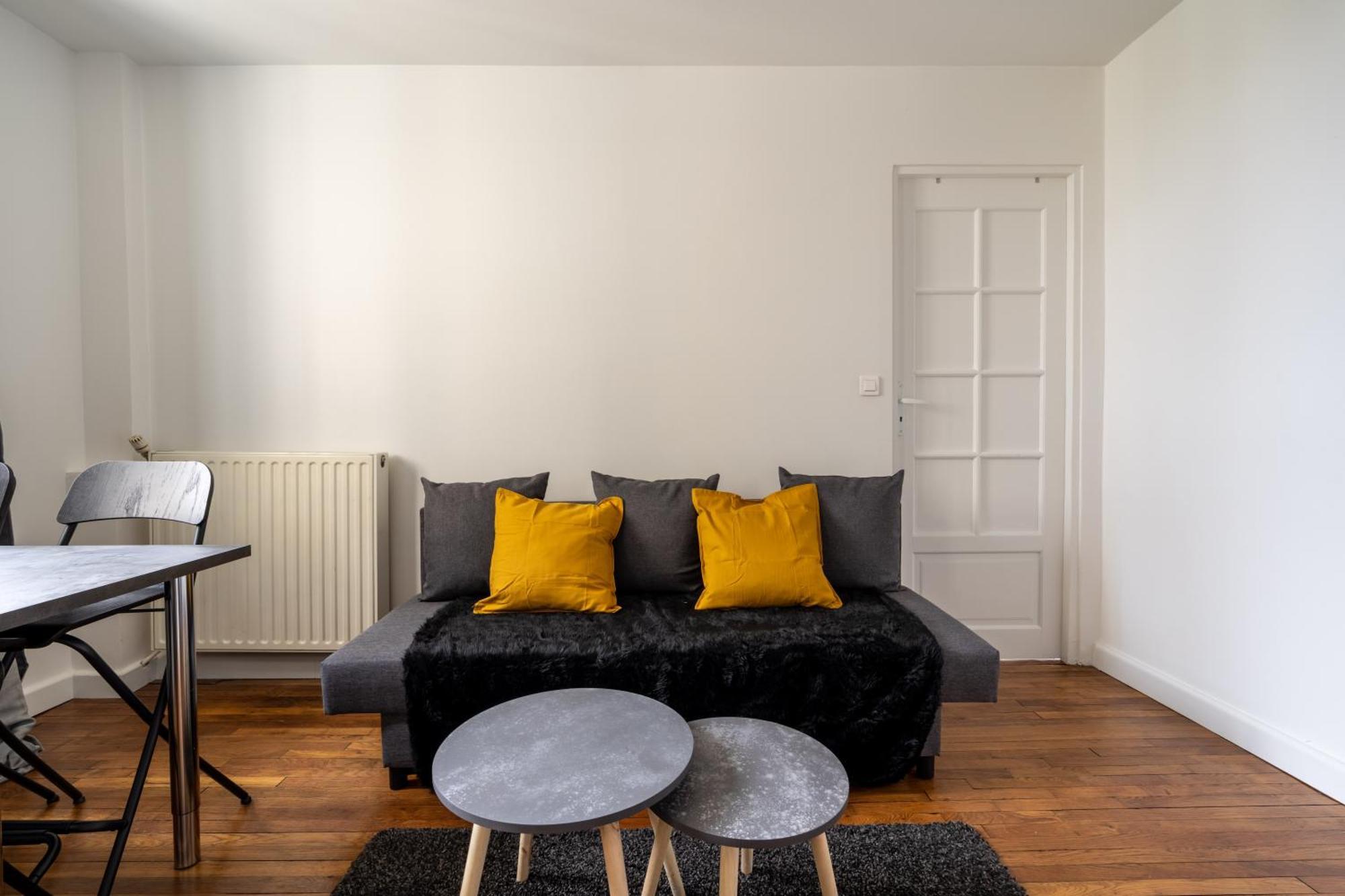 Charmant 2 Pieces Pour 4 Personnes A Courbevoie Apartment Exterior photo